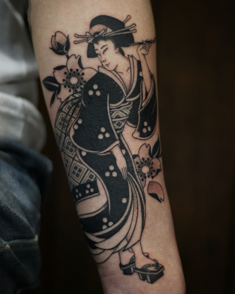 着物女性のタトゥー – JAPANESE CASUAL TATTOO