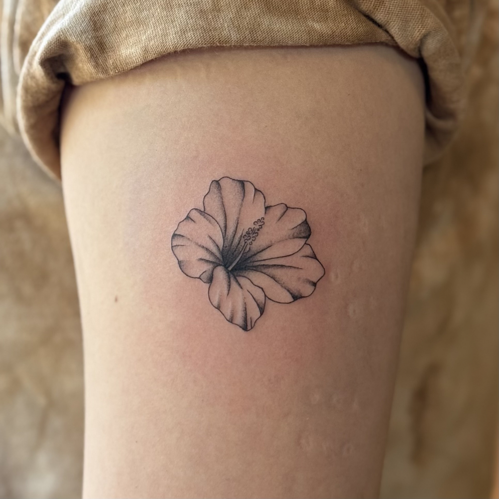 ハイビスカスのタトゥー