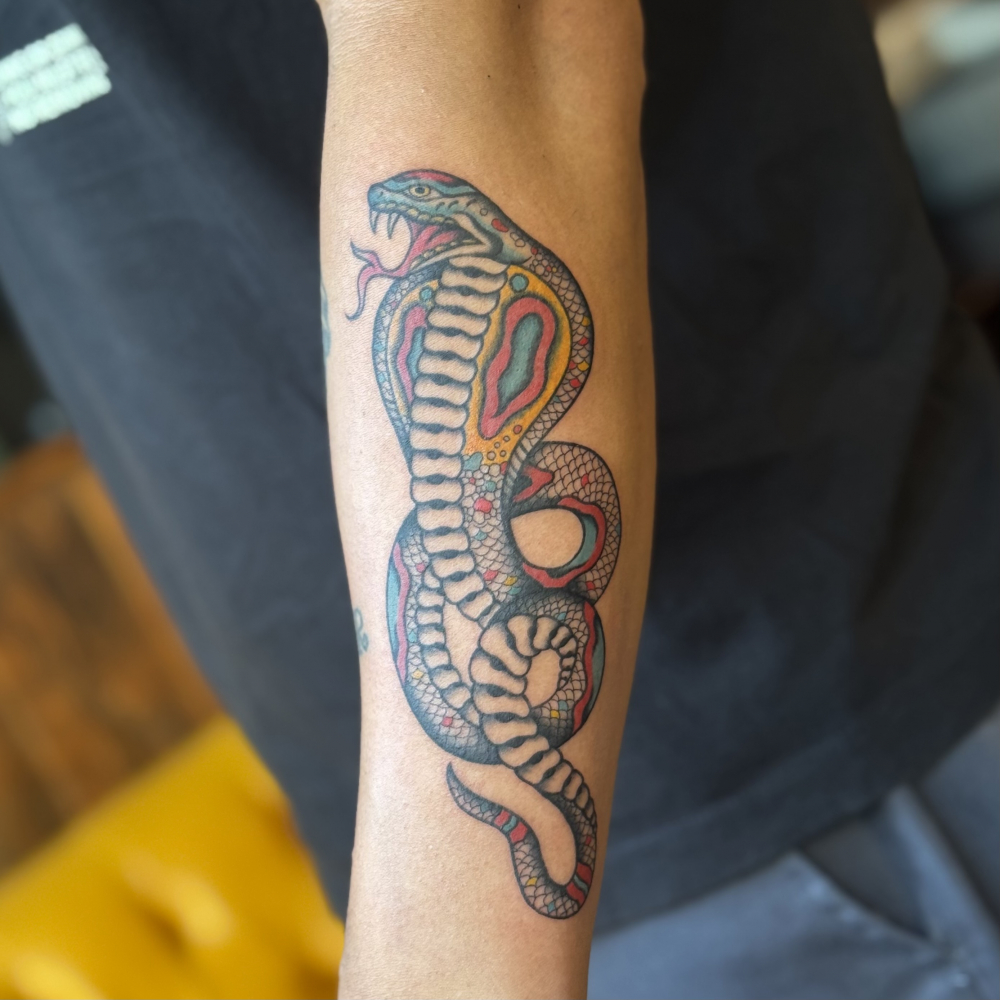 アメリカントラディショナル　蛇　持ち込みアレンジ